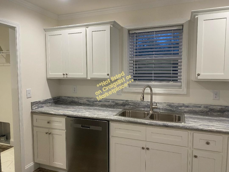 245 Thompson St - Photo 7 of 22