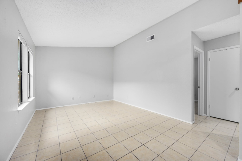 2008 Old West Pl #B - Photo 3 of 20