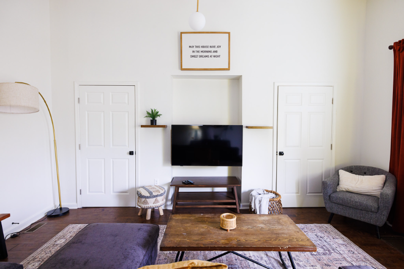 932 E Oak St #A - Photo 2 of 50