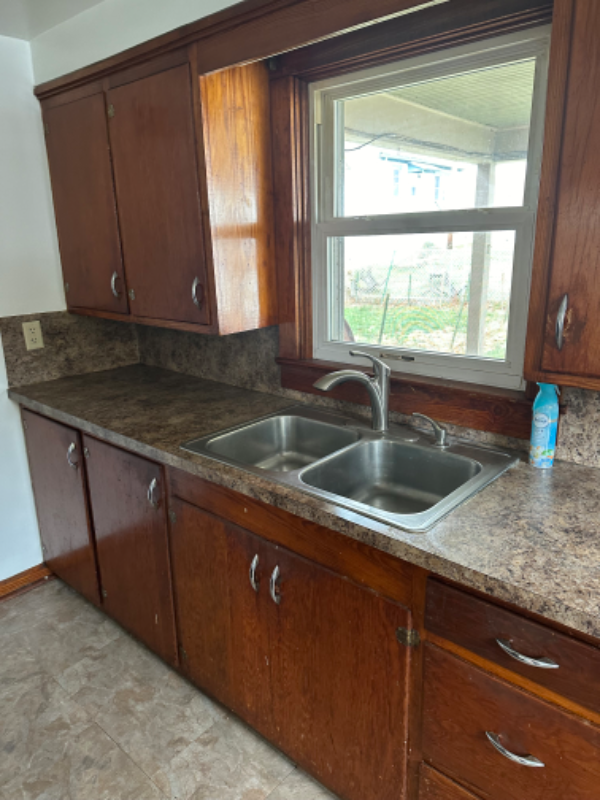 745 Naylor Ave - Photo 3 of 19