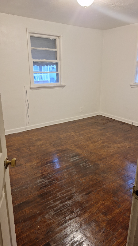 2315 Bolton St - Photo 2 of 9