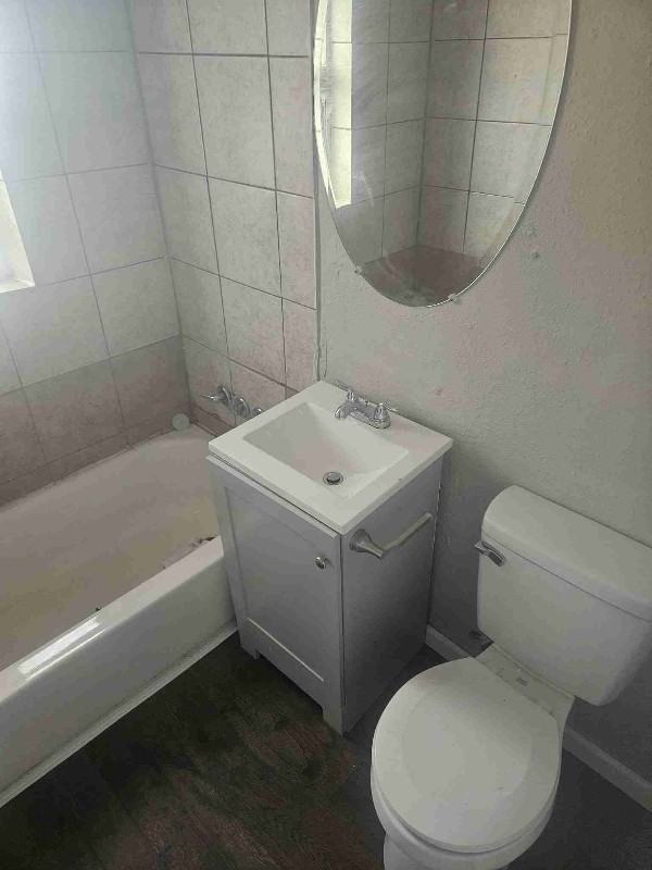 1714 E 14th St - Photo 7 of 16