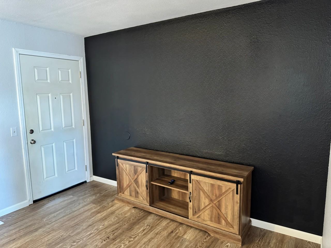 3619 43rd St #6 - Photo 2 of 18