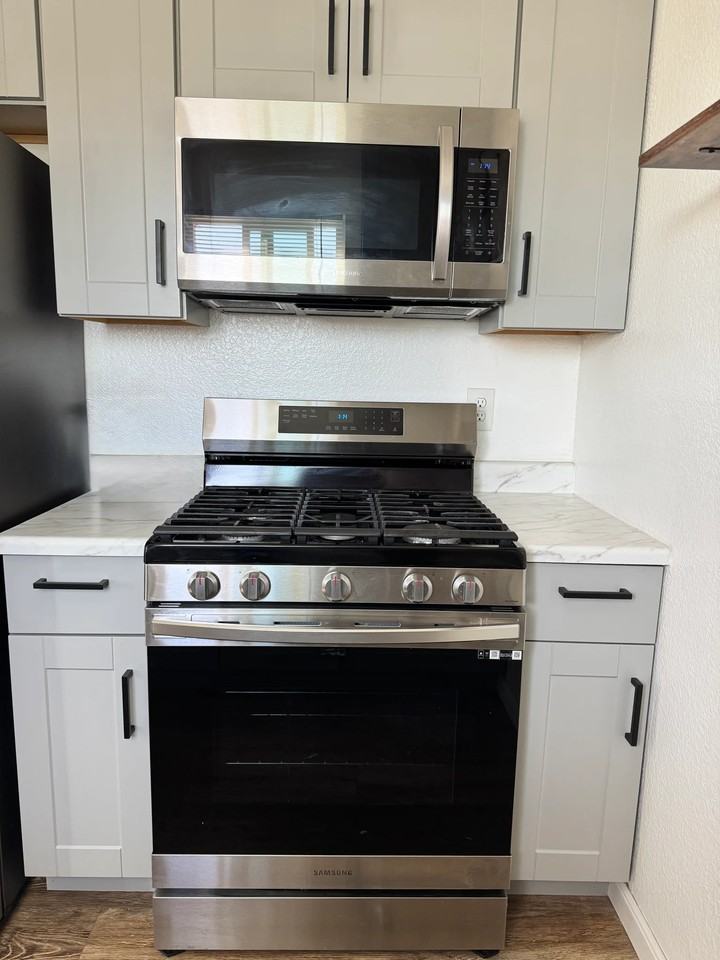 3619 43rd St #6 - Photo 4 of 18