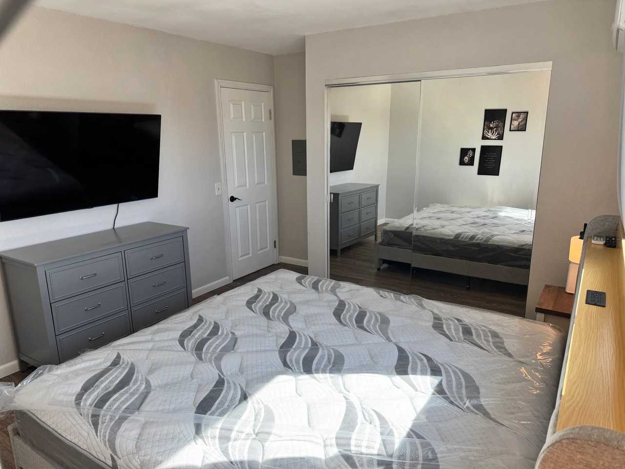 3619 43rd St #6 - Photo 6 of 18