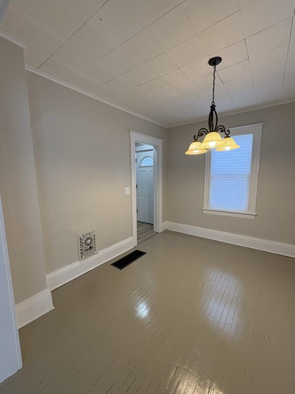 146 Roycroft Dr - Photo 4 of 25