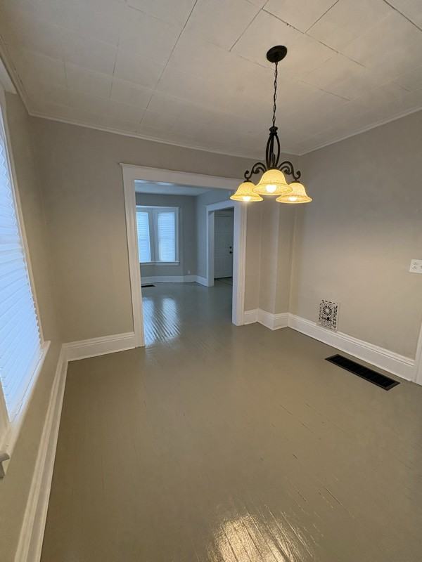 146 Roycroft Dr - Photo 5 of 25