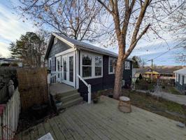 featured image of 306 Davis St