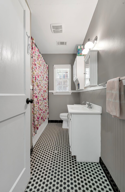 2766 Union Ave - Photo 4 of 12