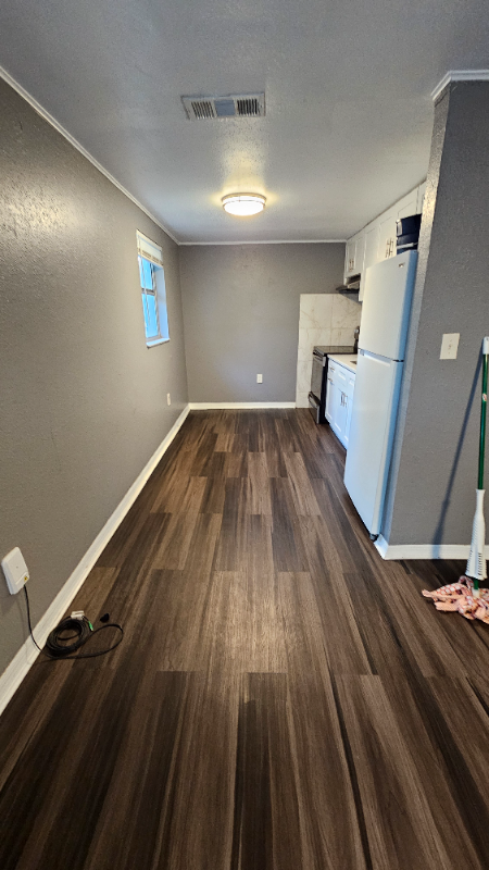 101 S Forest St #4 - Photo 4 of 12