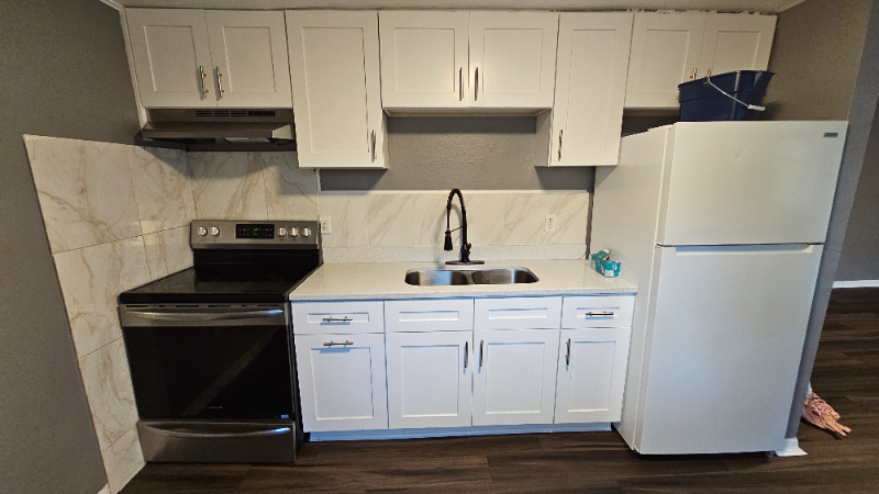 101 S Forest St #4 - Photo 6 of 12