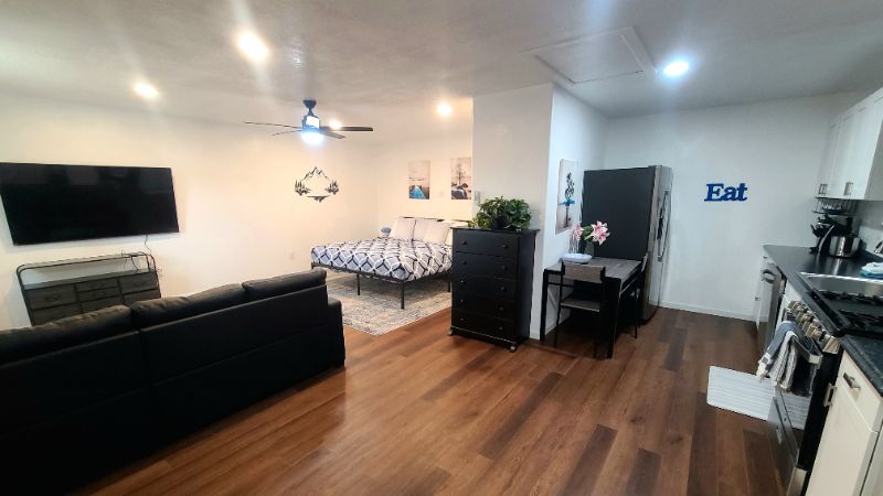 2450 S St #B - Photo 6 of 16