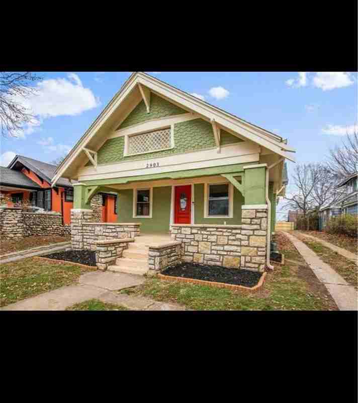 2903 Parkwood Blvd - Photo 6 of 19