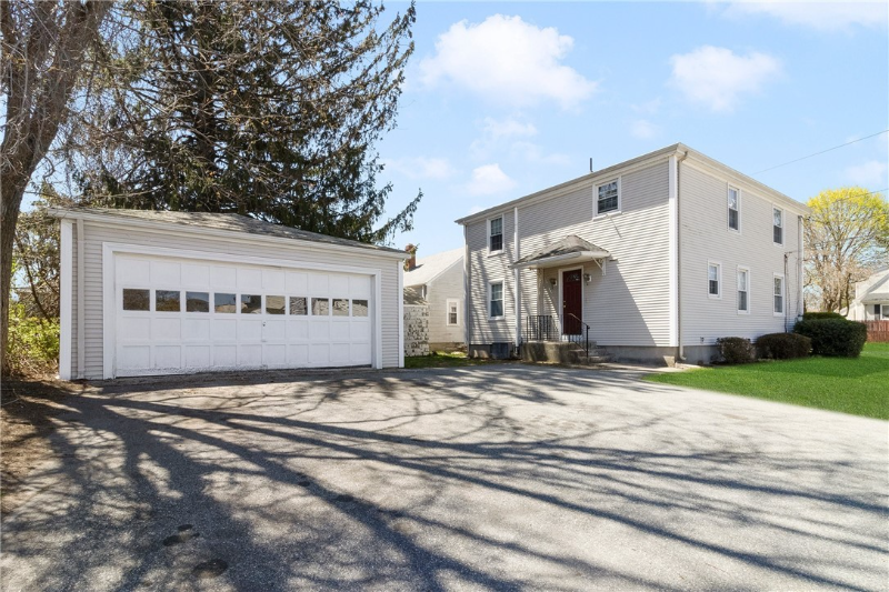 98 Magnolia St - Photo 2 of 7