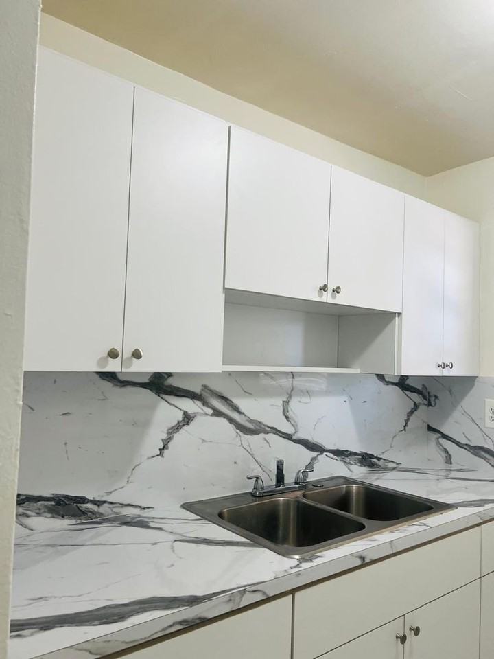 Jaclyn Apartments - Photo 6 of 16