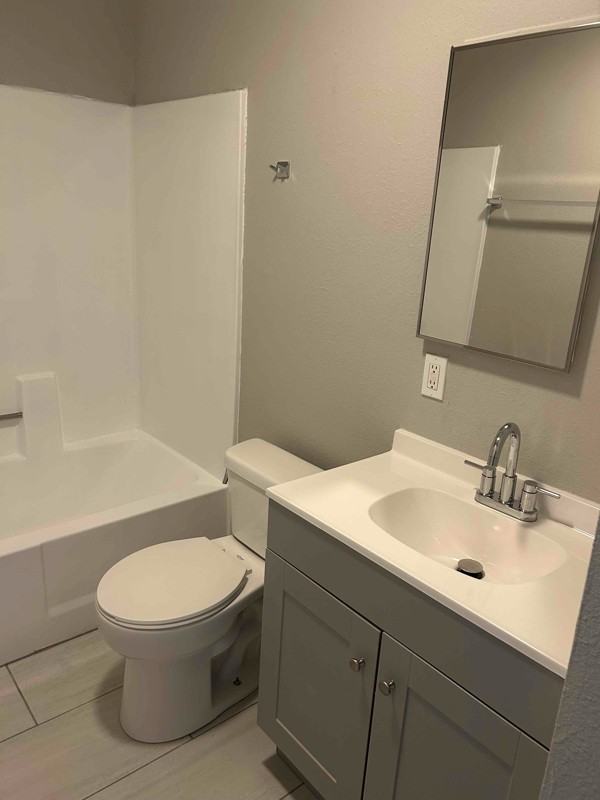 5328 Almont St #8 - Photo 7 of 14