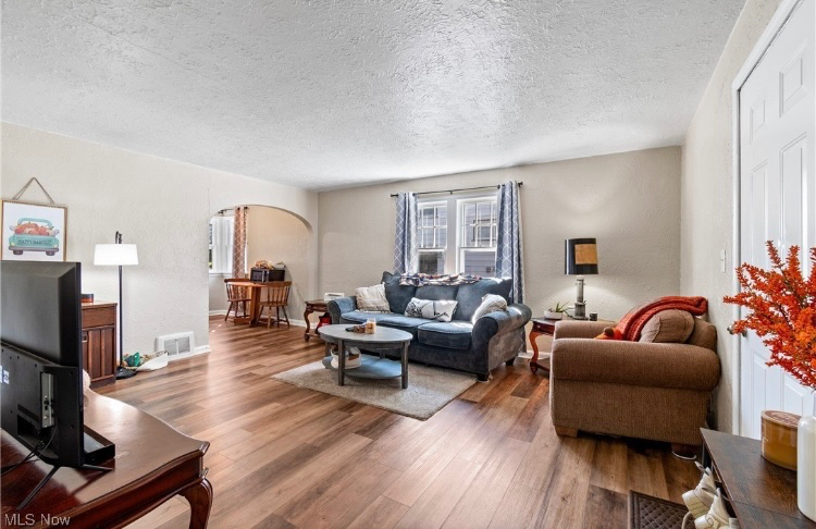 1544 Logan Ave Nw - Photo 2 of 13