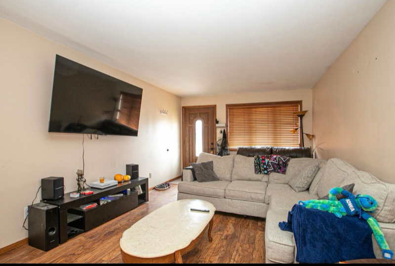 1820 Roosevelt St - Photo 3 of 31