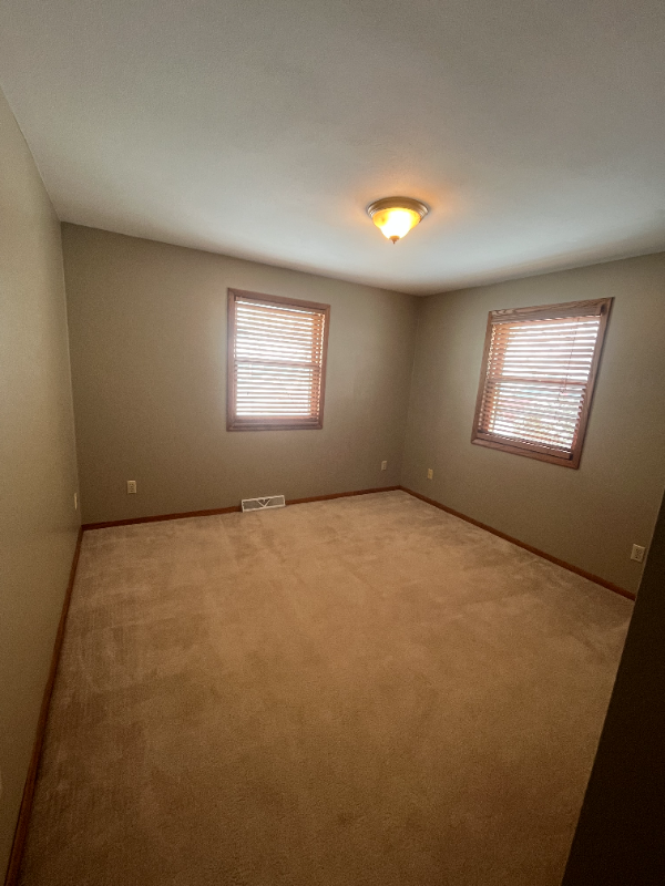 1820 Roosevelt St - Photo 7 of 31