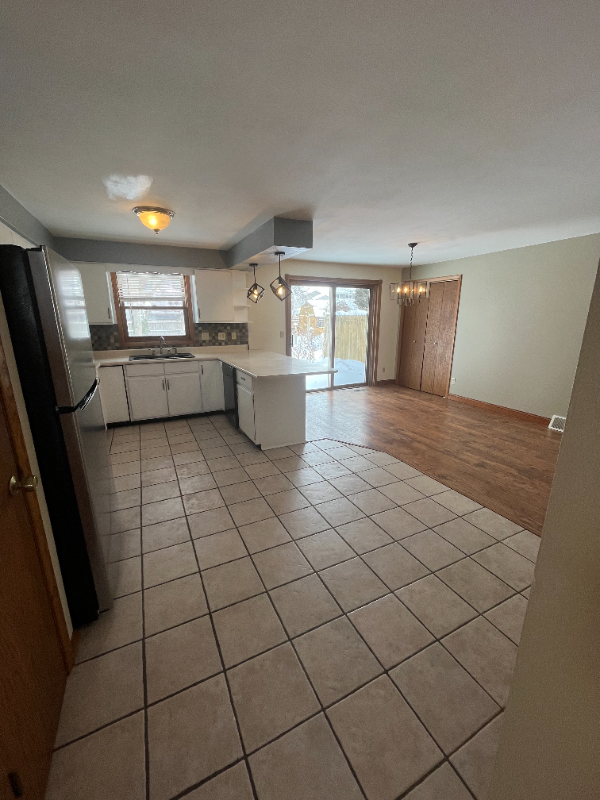 1820 Roosevelt St - Photo 3 of 32