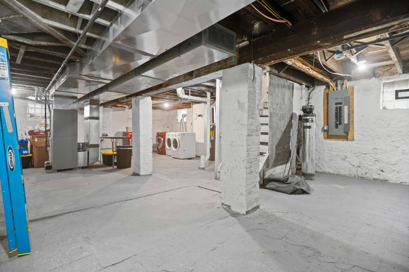 1842 Crawford Rd - Photo 5 of 27