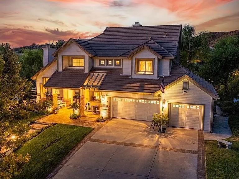 15305 Saddleback Rd - Photo 2 of 50