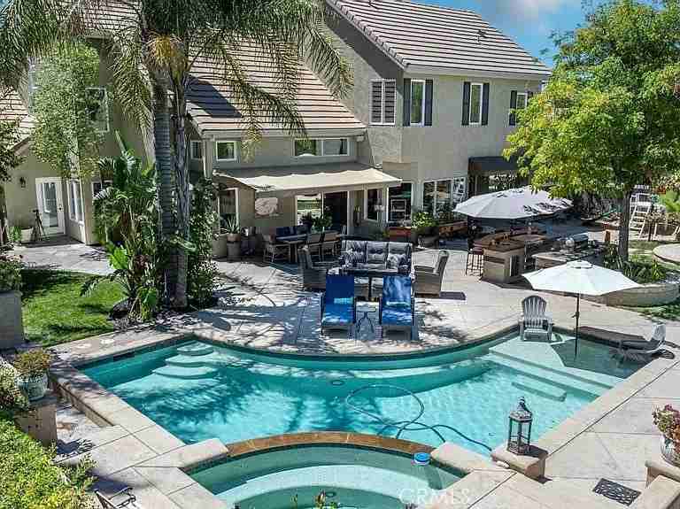 15305 Saddleback Rd - Photo 4 of 50