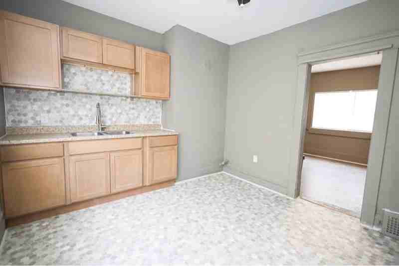 13402 Caine Ave - Photo 2 of 12