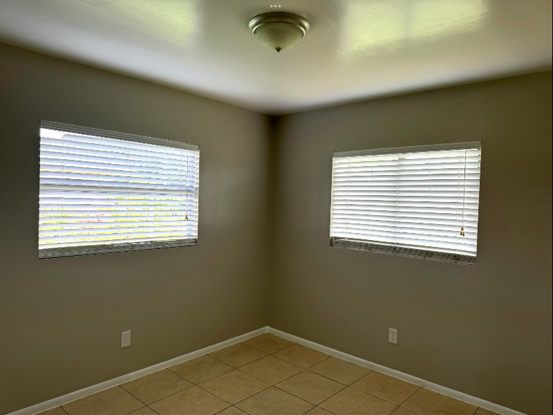 8293 Beacon Blvd - Photo 4 of 6