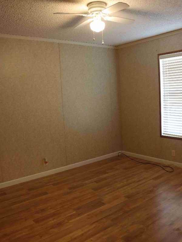 259 Kings Cir - Photo 5 of 15