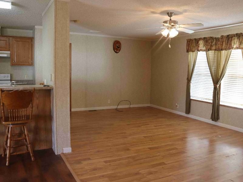 259 Kings Cir - Photo 6 of 15