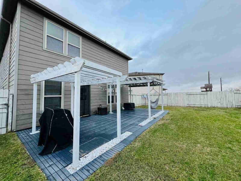 13911 Rock Range Ln - Photo 3 of 22