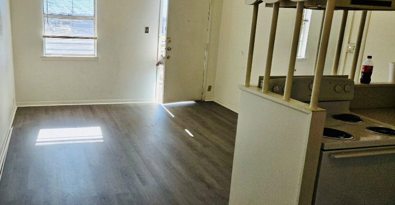 414 E Avenue A #204 - Photo 3 of 6