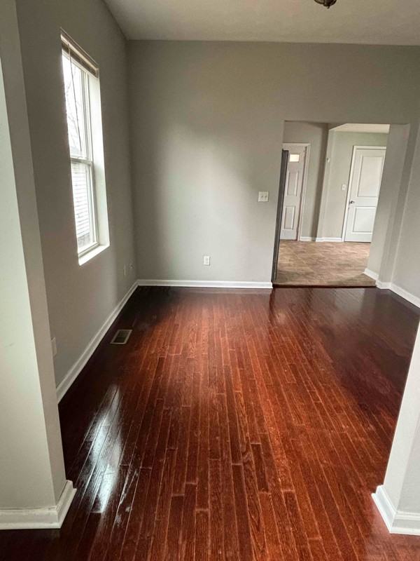 329 S Main St - Photo 6 of 16