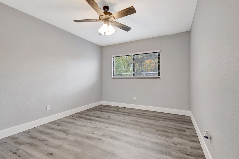 259 Nw 29th Ter #2 - Photo 4 of 19