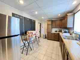 featured image of 1147 Cherry St