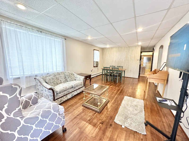 1147 Cherry St - Photo 4 of 13