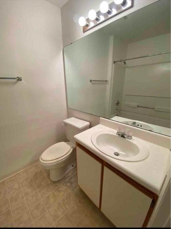 1230 University Ct #002 - Photo 2 of 5