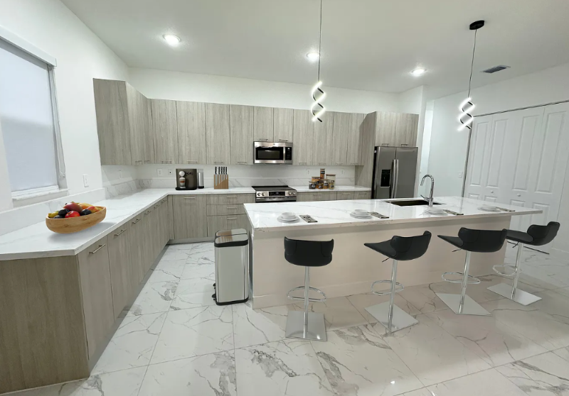362 Coldwater Canyon Ave - Photo 4 of 5