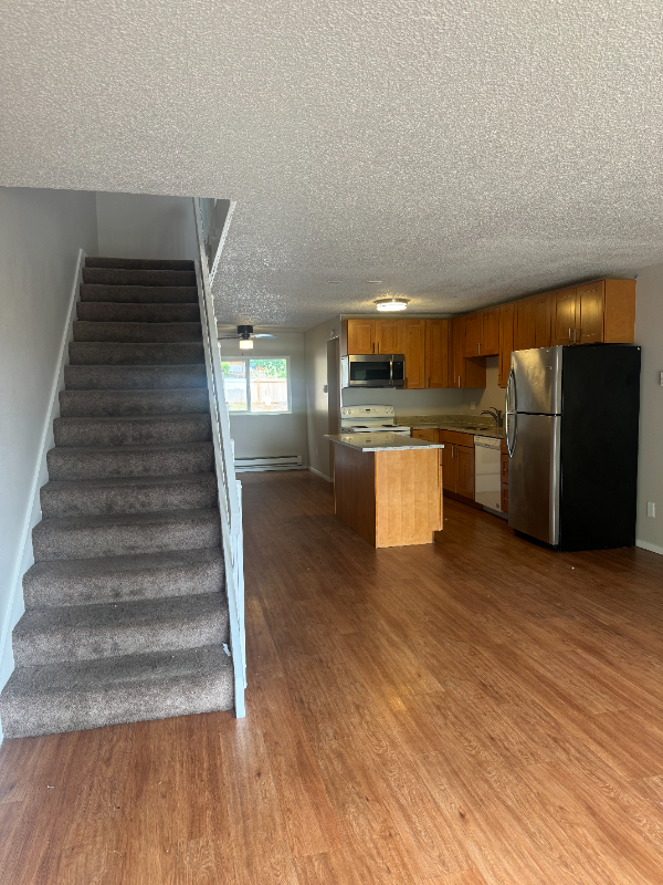 308 Summit Ave N #2 - Photo 5 of 16