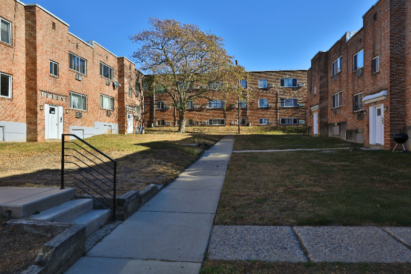 7041 N 15th St - Photo 6 of 6