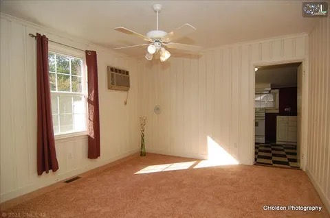 835 Ohio St - Photo 2 of 7