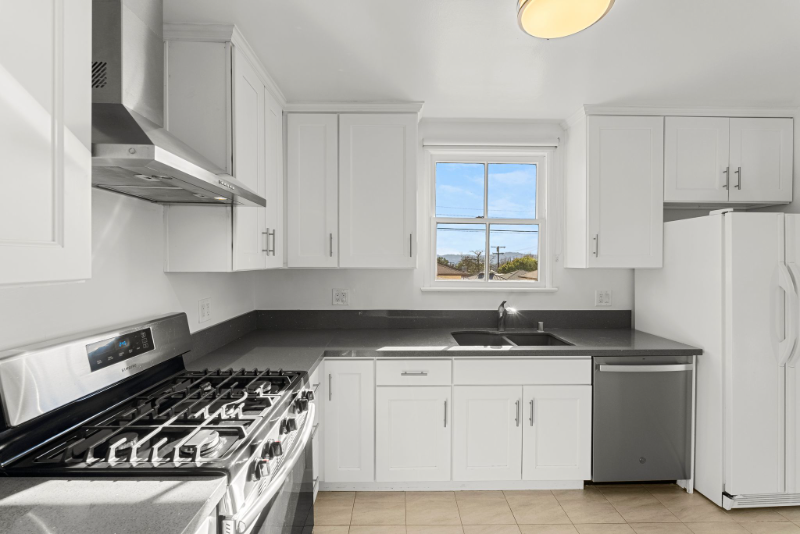 2801 N Myers St - Photo 5 of 14