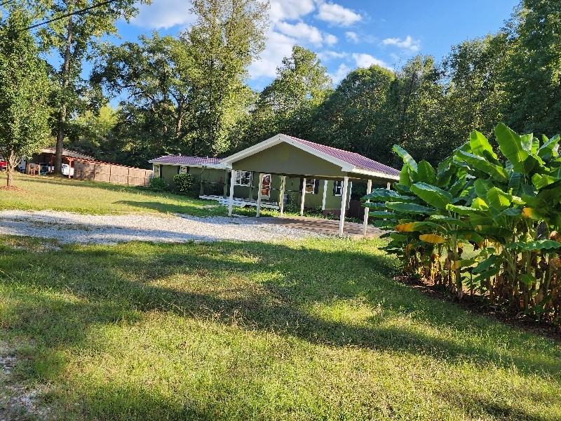 8303 Whispering Ln - Photo 5 of 21