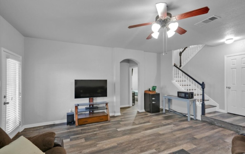 859 Co Livingsan Ignacio #D - Photo 4 of 10