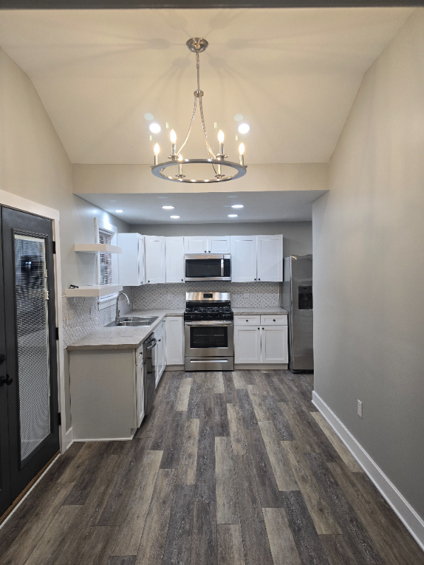 412 Jerome St - Photo 2 of 19