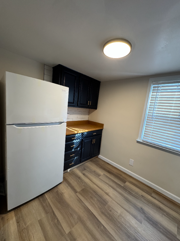 412 Pershing Dr #B - Photo 4 of 17