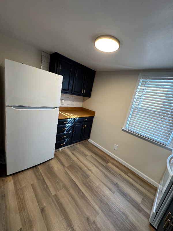 412 Pershing Dr #B - Photo 5 of 17