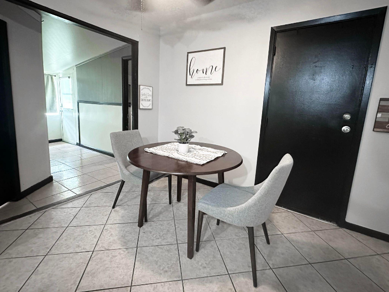 6913 Cocos Dr - Photo 5 of 17