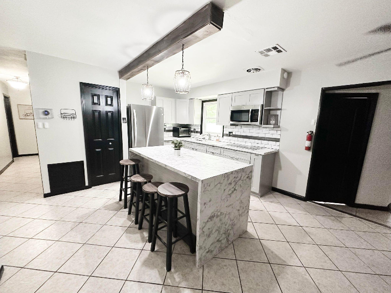 6913 Cocos Dr - Photo 7 of 17